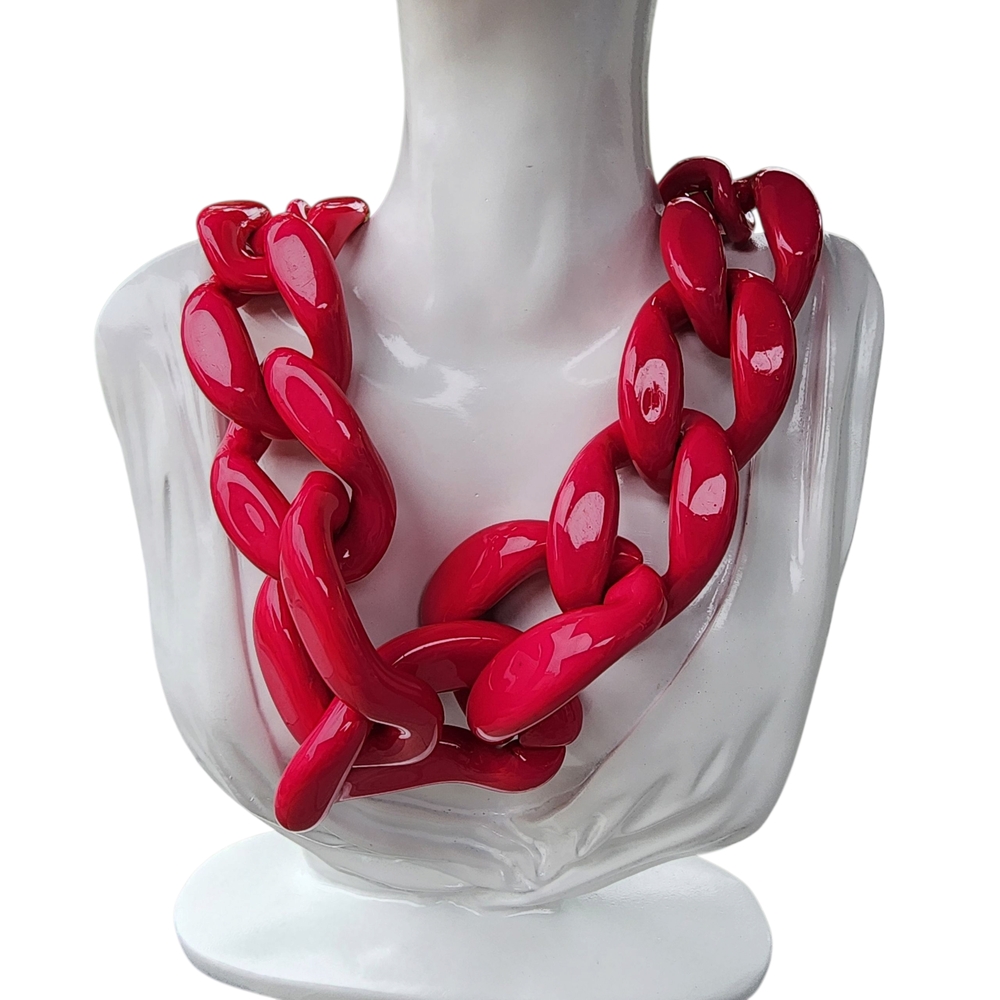 Vibrant Fuchsia Neon Pink Chunky Resin Oversized Chain Link Statement Necklace